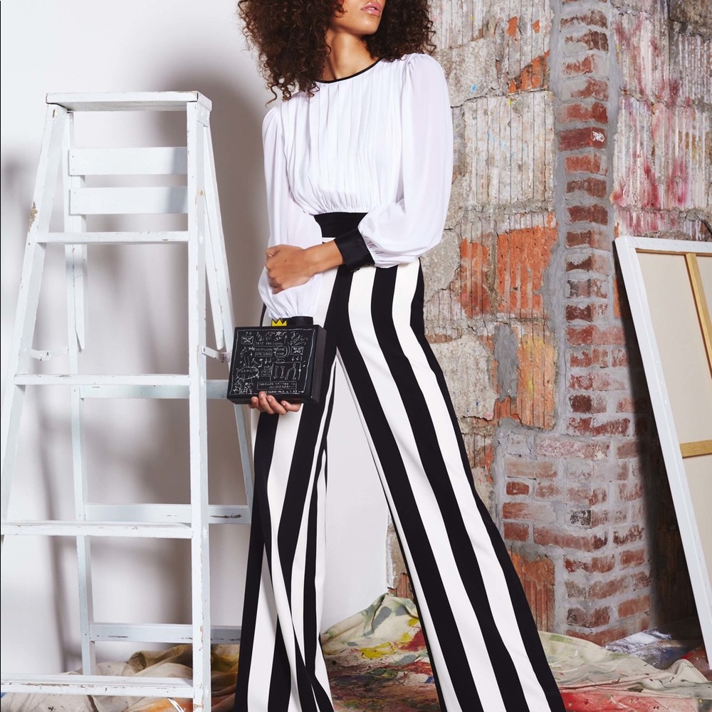 SOLD! NWT ALICE + OLIVIA Dakota Tie Back Crop Top - Picture 2 of 16